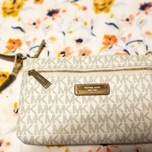 Michael Kors Wristlet